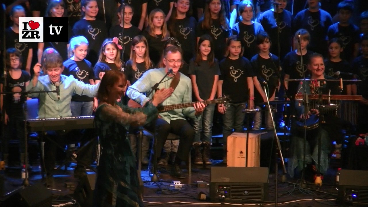 Bilja Krstić & Bistrik Orchestra feat Hor KC Zrenjanin - Puče puška