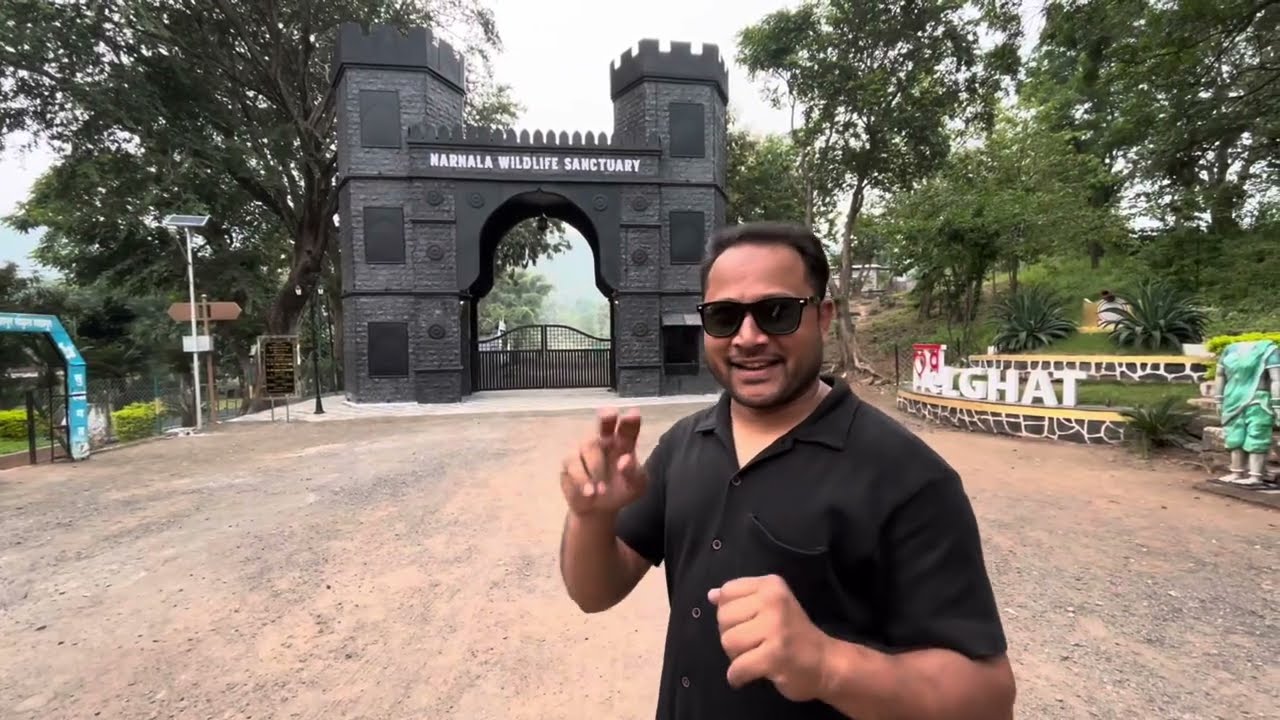 New Narnala Gate Melghat tiger reserves Area Narnala killa Akot Akola tourists नरनाळा किल्ला 