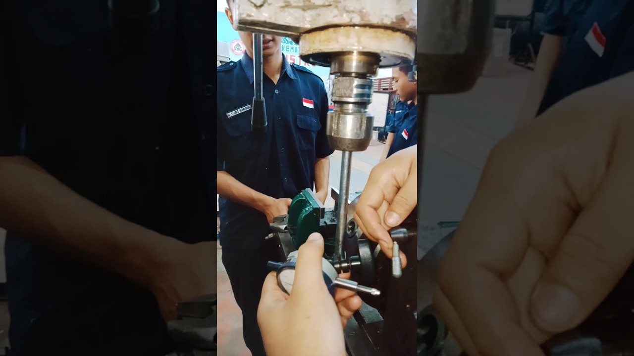 PEMASANGAN DIAL GAUGE DISPINDEL MESIN FRAIS 