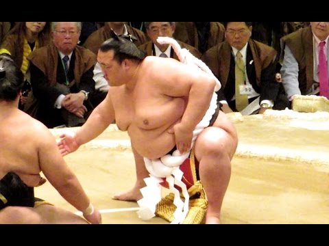 稀勢の里　本場所初の横綱土俵入り 平成29年３月場所初日