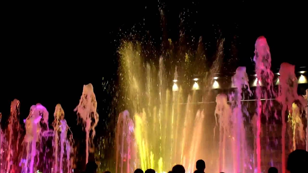 Танцующий фонтан краснодар. Почему не работают поющие фонтаны. Поющие фонтаны в адлере сочи парк. Анапа танцующие фонтаны. Почему не работают поющие фонтаны.