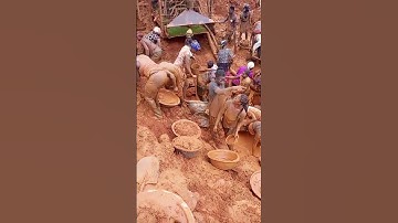 Gold mining in Congo | Where your bling blings come from