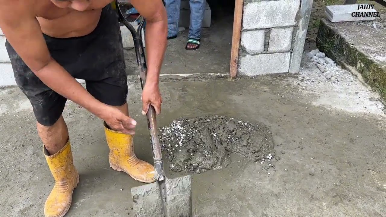 RUMAH STOR HABIS DI SUSUN BATU BATA DAN JUGA BINGKAI TINGKAP