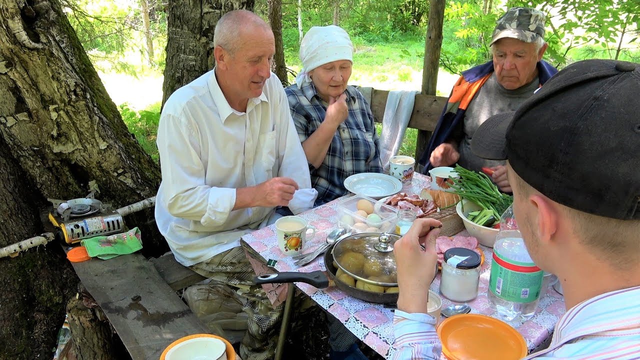 Наши славные покосы продолжаются. К нам приехали гости