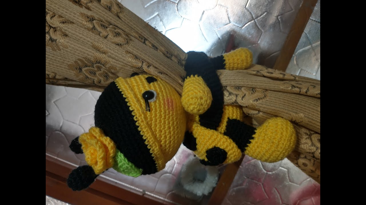 Amigurumi abeja Margarita, para sostener las cortinas de tu casa, (segunda parte).