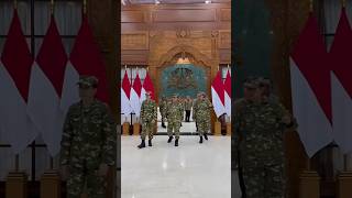 Di Akmil, Saya \u0026 SBY mendampingi Presiden Prabowo memimpin upacara Parade Senja #shorts