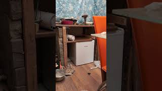 vestavba nového mrazáku započala