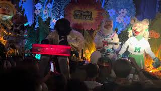 VOUGE | The Rock-afire Explosion @ Billy Bob’s Wonderland | Billy Con 6