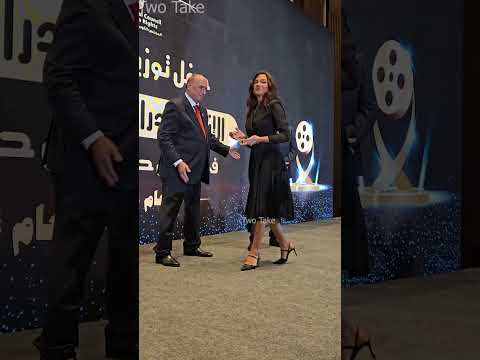 تكريم الفنانة فرح يوسف عن مسلسل ولاد الشمس من حقوق الانسان