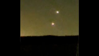 UFOs Near Tianjin Airport, China OVNIs Perto de Aeroporto de Tianjin, China