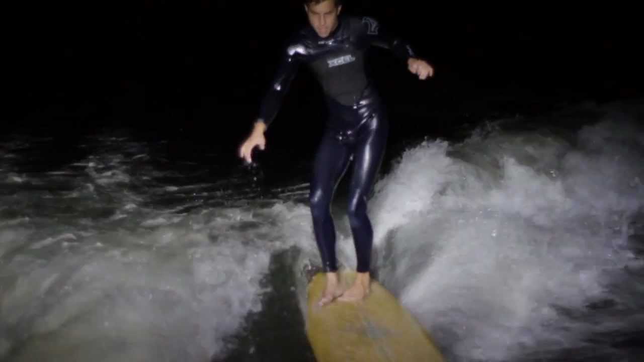 SLIDEtracked: Night Surf