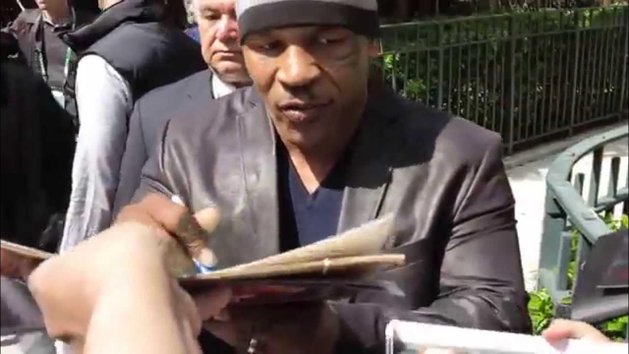 Mike Tyson signing autographs at Tribeca Film Festival. E1autographs