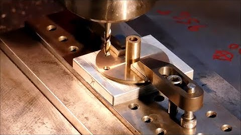 Machining a Model Steam Engine - Part 17 - The Inboard head