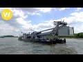 Diving bell boat: Walking down to the Rhine&#39;s riverbed