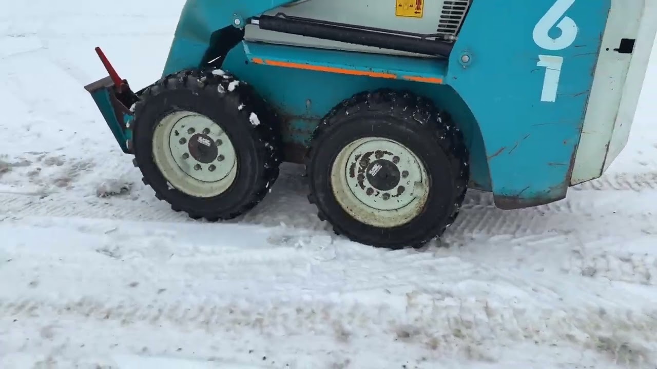 Kompaktlastare Belle 761 - 3 Redskap - 2182 Timmar