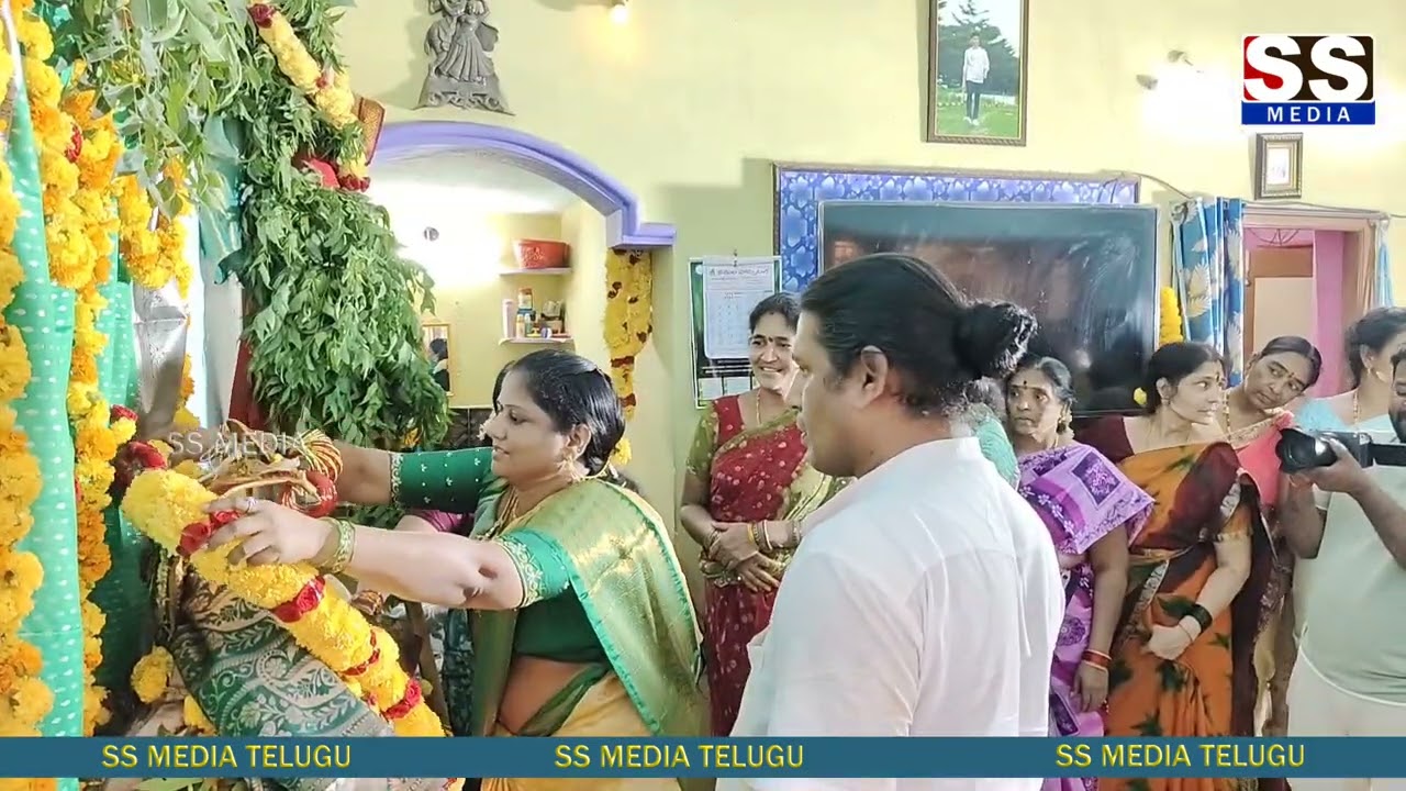 సేనాపతి జయ కృష్ణ ఇంటి వద్ద అమ్మవారి కి ప్రత్యేక పూజలు 