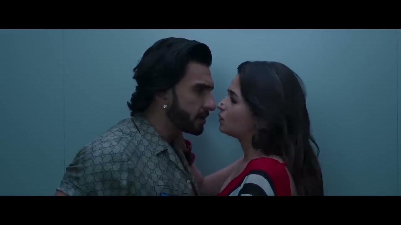Alia Bhatt Ranveer Kapoor All Liplock Hot Kissing Scenes Rocky and Rani ki Prem Kahani  aliabhatt