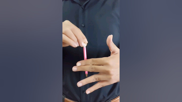 خدع سحرية  - خدعة إخفاء القلم داخل الاصبع - tutorial easy magic