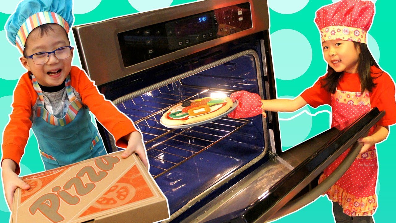 巨大 オーブンで リアル ピザ屋さん ごっこ トラットリアへようこそ 海外 おもちゃ Melissa Doug Felt Play Food Pizza Set Youtube