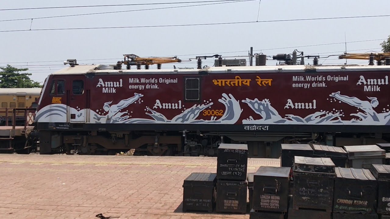 Amul Doodh Peeta Hai India ! AMUL WAP-5 भारतीय रेलवे का अनोखा इंजन। Indian Railways