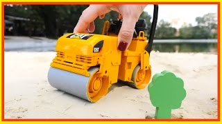 Sand Pit Toys: ROAD ROLLER - How to Build a City - Kids Construction Playground!