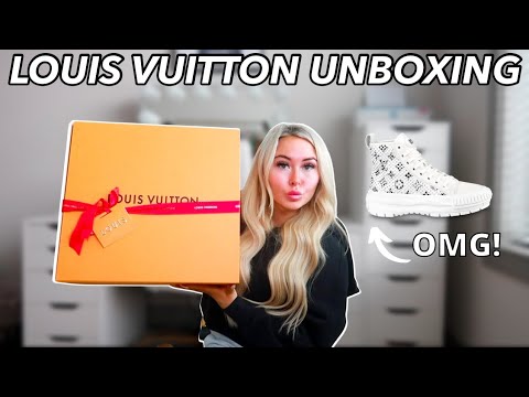 ALL OFFERS CONSIDERED! AUTHENTIC Louis Vuitton Squad Sneaker Boot Size 38