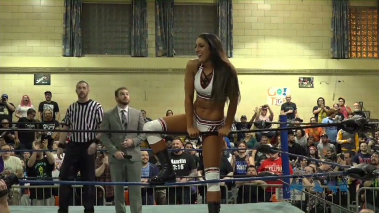 [Свободный матч] Доктор Бритт Бейкер против Тенилл Дэшвуд (Эмма) — Absolute Intense Wrestling