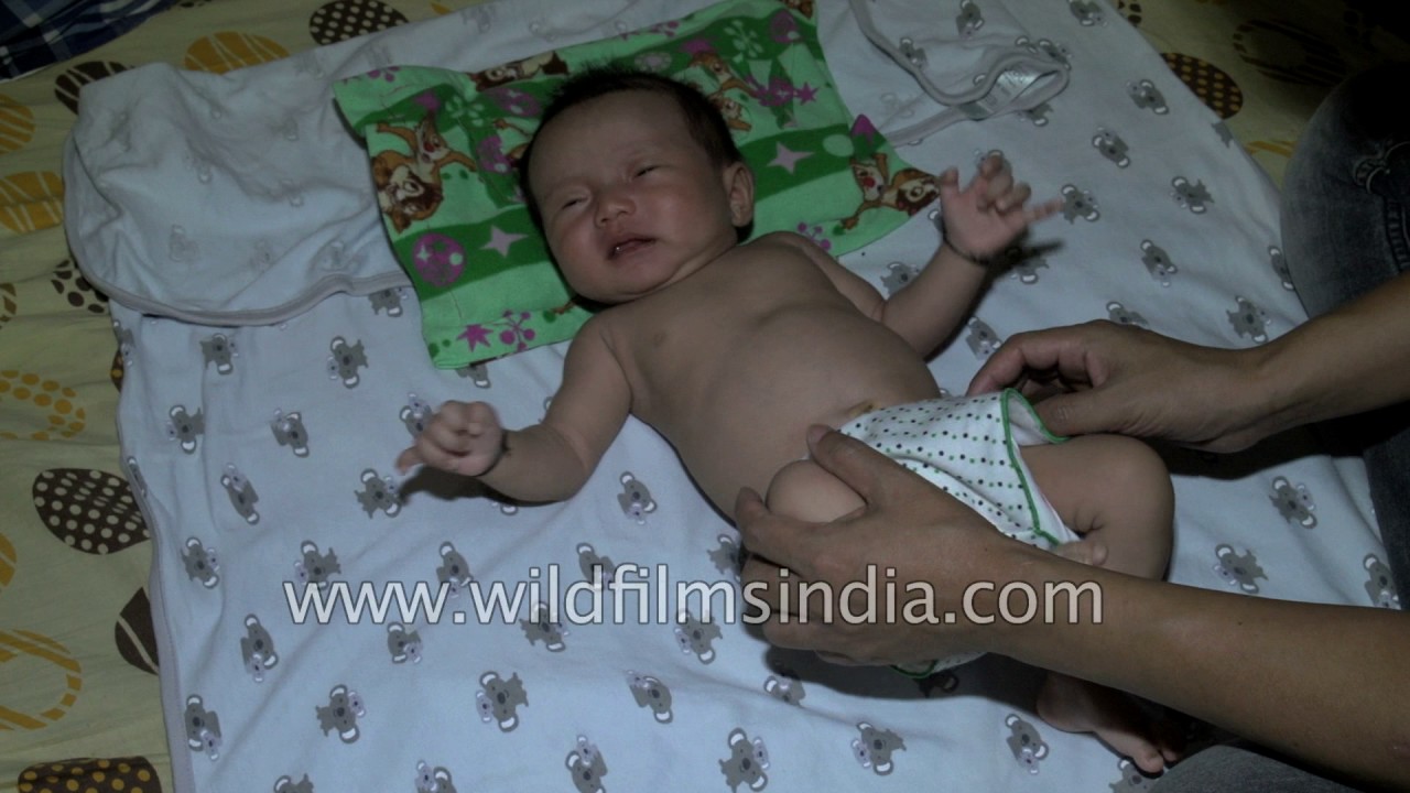 newborn baby diaper changing time