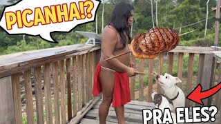 Indígena ensinando como assar picanha e dando picanha para seus PITBULLS 