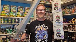 Opening 6 Thrilljoy Trapjaw and showing the Regal MotU movie merchandise