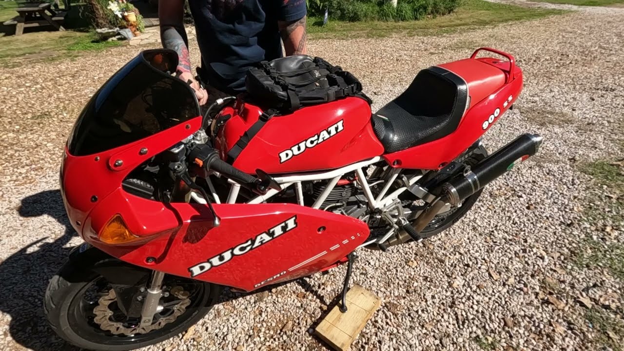 Cold Start Keihin 41mm FCRs on a Ducati 900SS - YouTube