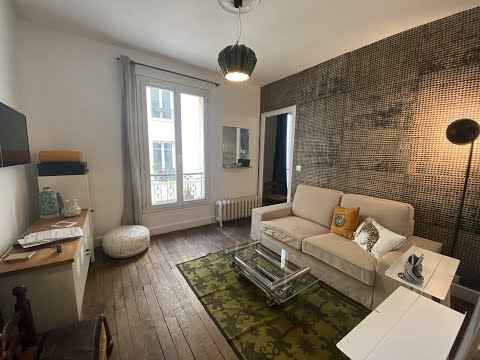 Vidéo: Combinant le vintage et le moderne dans un petit appartement de deux pièces