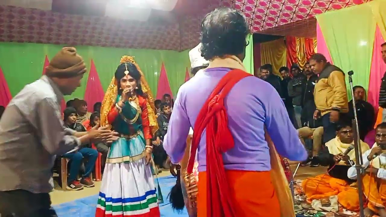 চিনতে রাজা চন্দ্রধর, না হয় ডিঙ্গা মধুকর,, সমিরন দাদার কন্ঠে খুবই মিষ্টি সুরের গানটি শুনুন।