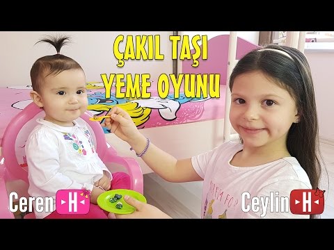 Ceylin ve Ceren 'in Çakıl Taşı Yeme Oyunu - Learn colors with colorful candies finger family song