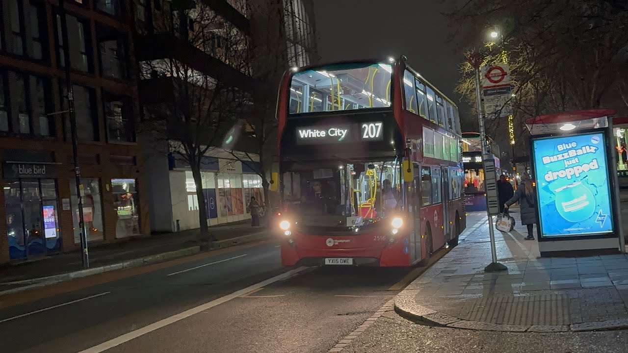 Short journey on enviro 400 MMC (YX15OWE): Route 207 to White City