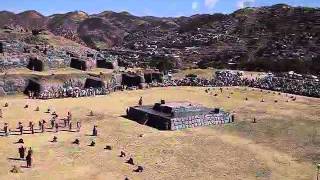 Chosen women worshipping the Sun at Inti Raymi