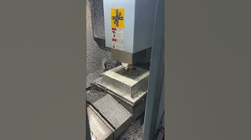 CNC engraving and milling machine is processing mold