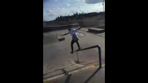 Boardslide the handrail