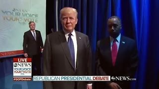 Republican debate's awkward opening