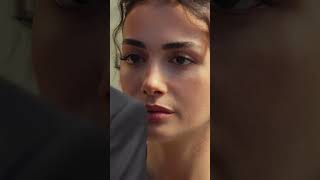 Eski sevgilisini abisi öpünce içi parçalandı #Safir #ÖzgeYağız #BurakBerkayAkgül #shorts