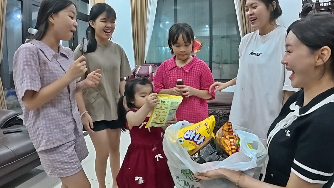 베트남 시골 아이들에게 한국 과자를 선물했더니 완전 난리났네요