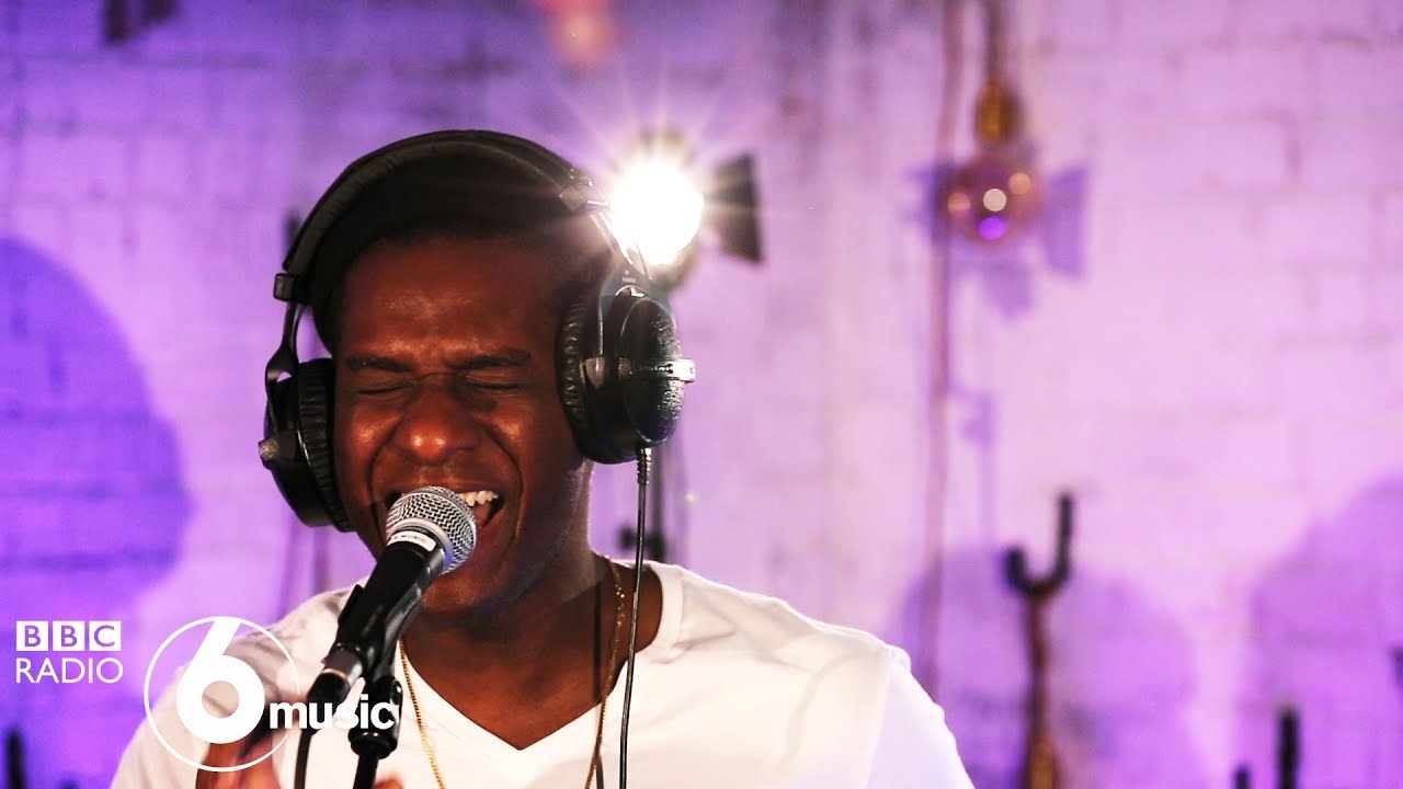 Leon Bridges - Bad Bad News (6 Music Live Room)