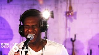 Leon Bridges - Bad Bad News (6 Music Live Room)