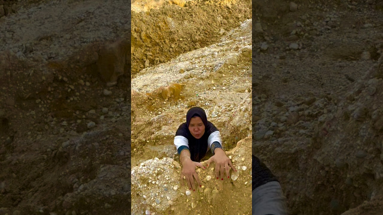 wow,,😱😱!! Finding Gold in River Sand?! Nature's Treasure!💰 Desember 2025⚒️