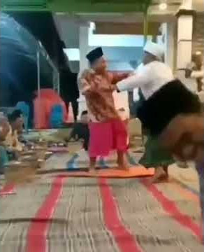 Viral  story wa 30 detik ~ waktunya tahlil malah joget