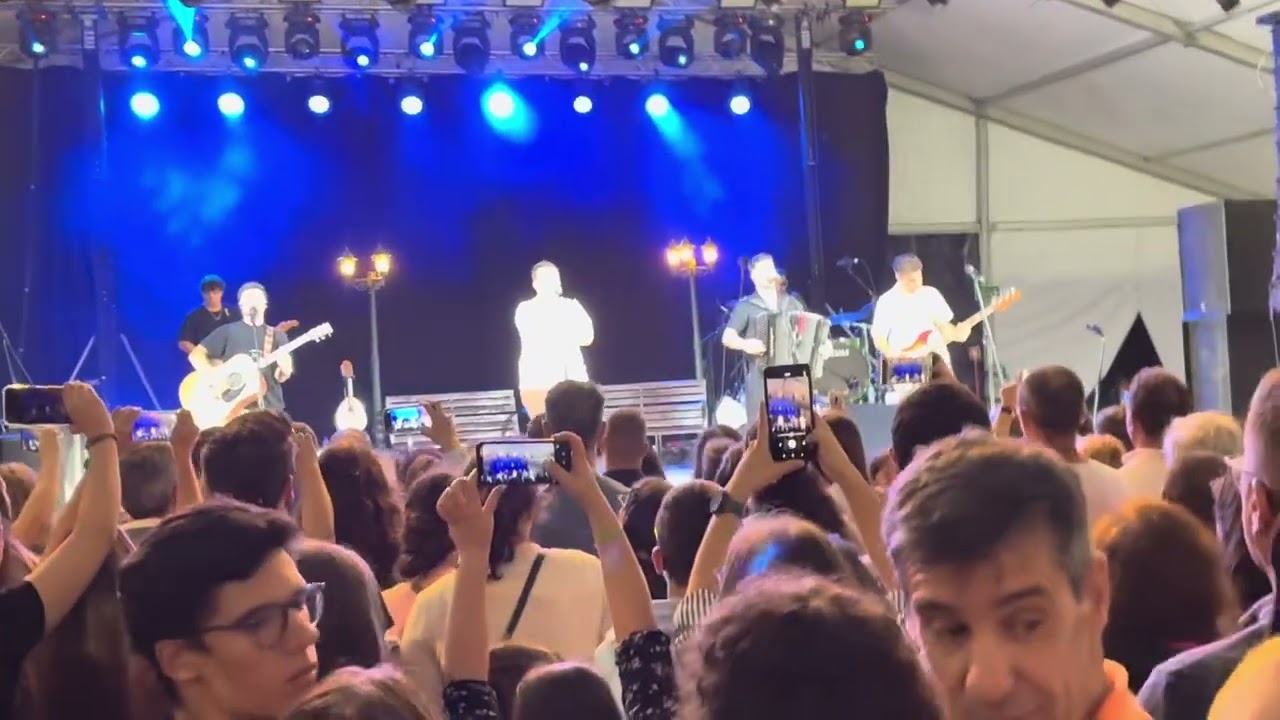 Pobre Ex-namorado - Vizinhos