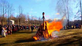 Масленица в Молодечно: народные танцы и сжигание чучела зимы
