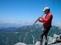 槍ヶ岳山頂での演奏