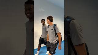 Técnico Luis Castro já na Arena para o Gre-Nal!