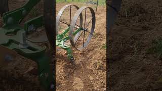 This tool makes garden weeding a breeze #growhoss #gardening #garden #gardentools